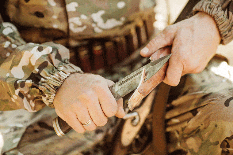 Best Helle Knives and Reviews Featured Image